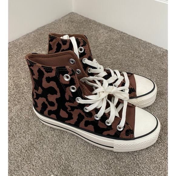 New Converse Women's Chuck Platform High Tops, Animal Print Size 6 - Picture 1 of 6